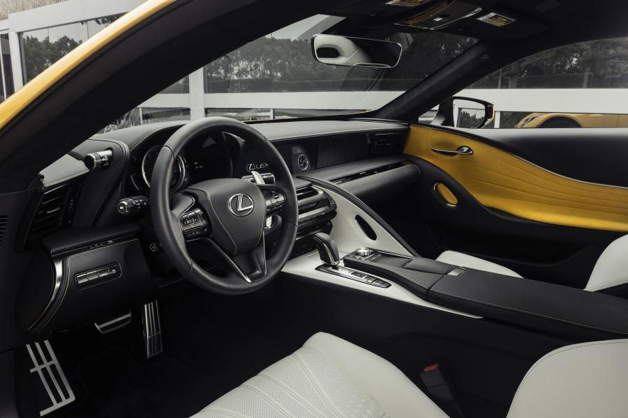 Интерьер Lexus LC500 Inspiration Concept 2018 года  (фото 4 из 15)